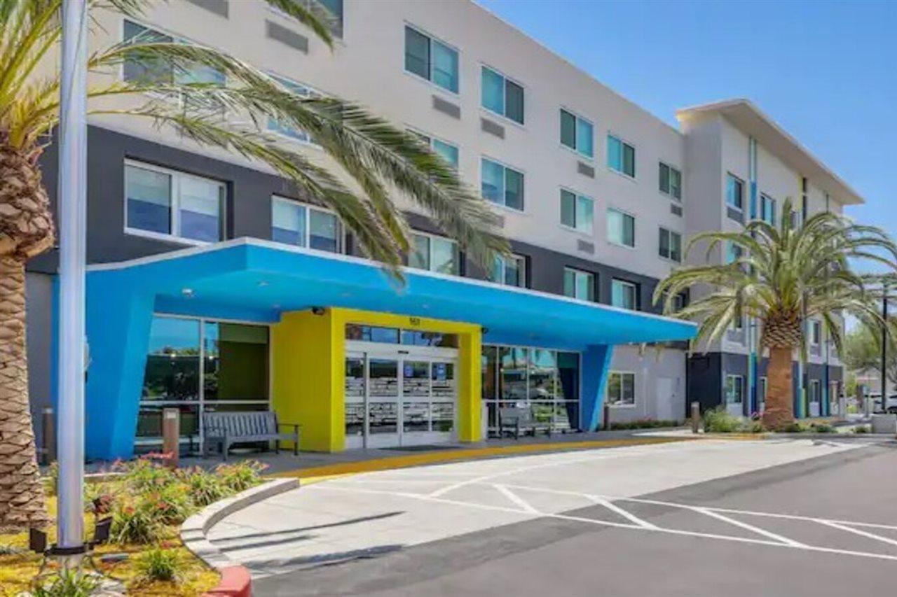 Tru By Hilton Lathrop Hotel Buitenkant foto