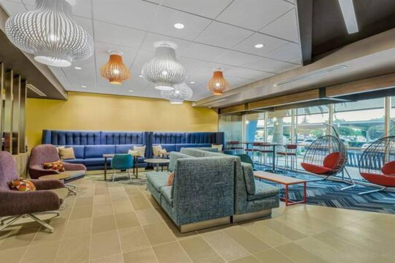 Tru By Hilton Lathrop Hotel Buitenkant foto