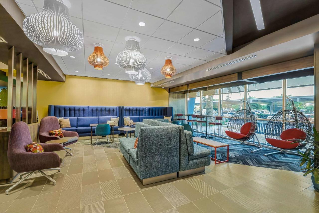 Tru By Hilton Lathrop Hotel Buitenkant foto